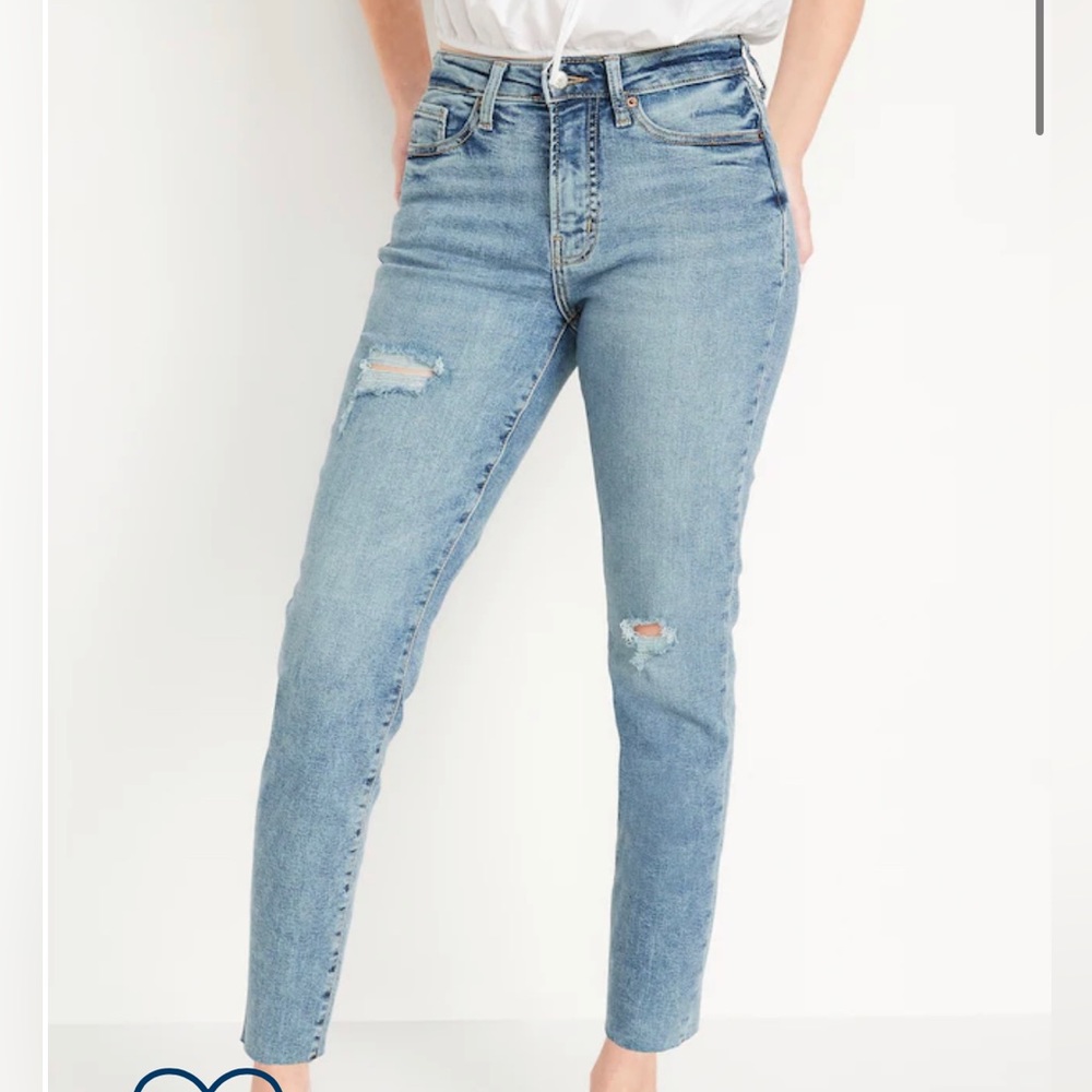 Old Navy Jeans Extra High Rise Curvy Sky-Hi Straight Button Fly. Women’s Size 4
